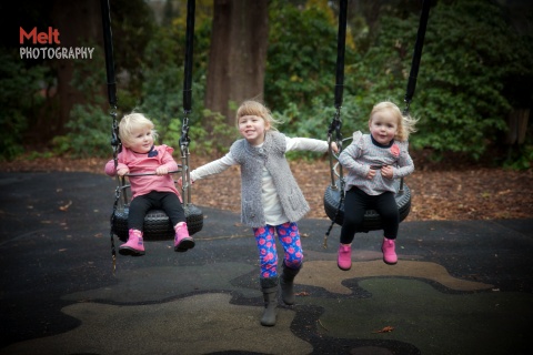 Family photo shoot fun in The Botanicla Gardens, Dunedin