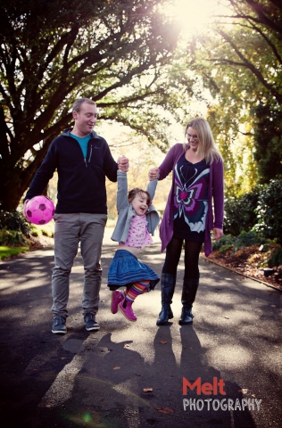 Family portrait shoot with Tim, Nicky, Ruby & violet at The Botanical Gardens, Dunedin.