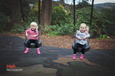 Family photo shoot fun in The Botanicla Gardens, Dunedin