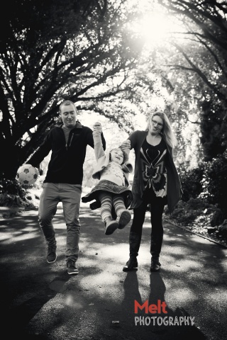 Family portrait shoot with Tim, Nicky, Ruby & violet at The Botanical Gardens, Dunedin.