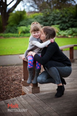 Family photo shoot fun in The Botanicla Gardens, Dunedin