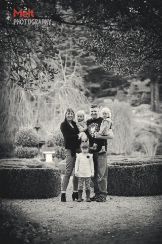 Family photo shoot fun in The Botanicla Gardens, Dunedin