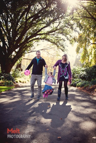 Family portrait shoot with Tim, Nicky, Ruby & violet at The Botanical Gardens, Dunedin.